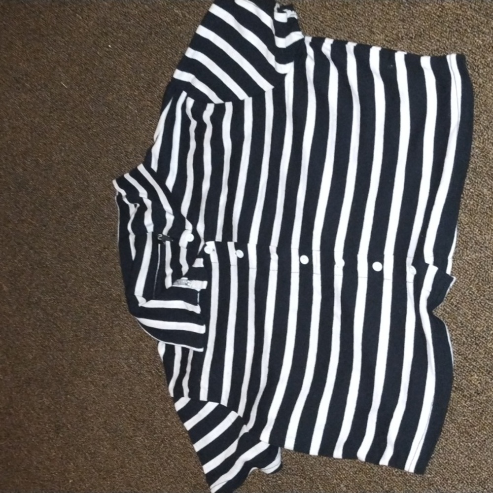 Rue 21 collar crop top